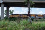 UP 3806 pulls a train into Englewood Yard from the North 